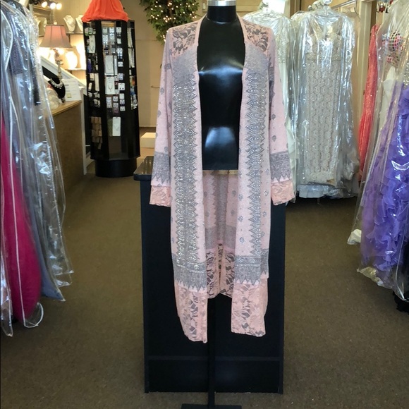 🦋Vocal long sleeve sweater🦋 - Picture 1 of 6